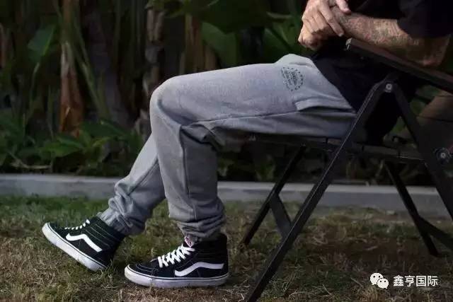 湖南鑫亨國際貿易有限公司,湖南輕奢商務男裝品牌,湖南時尚高端女裝,配飾皮具箱包